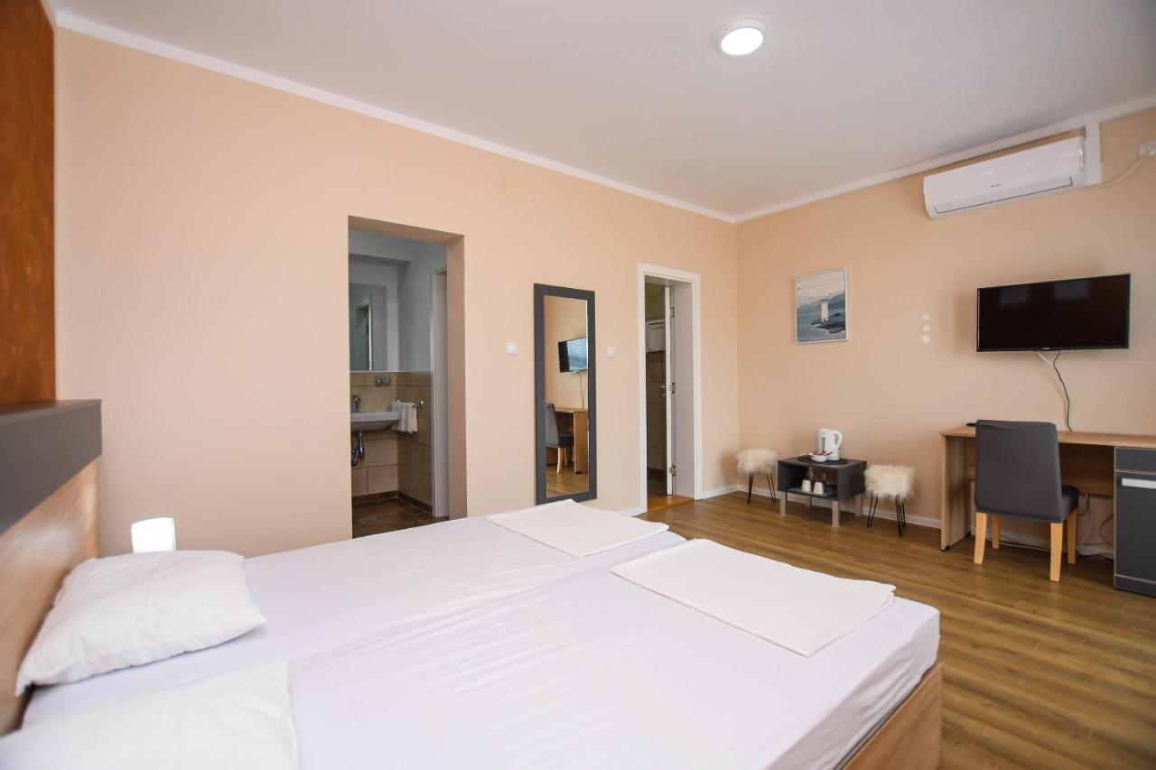 Danubiana Apartments 5 Kladovo Extérieur photo